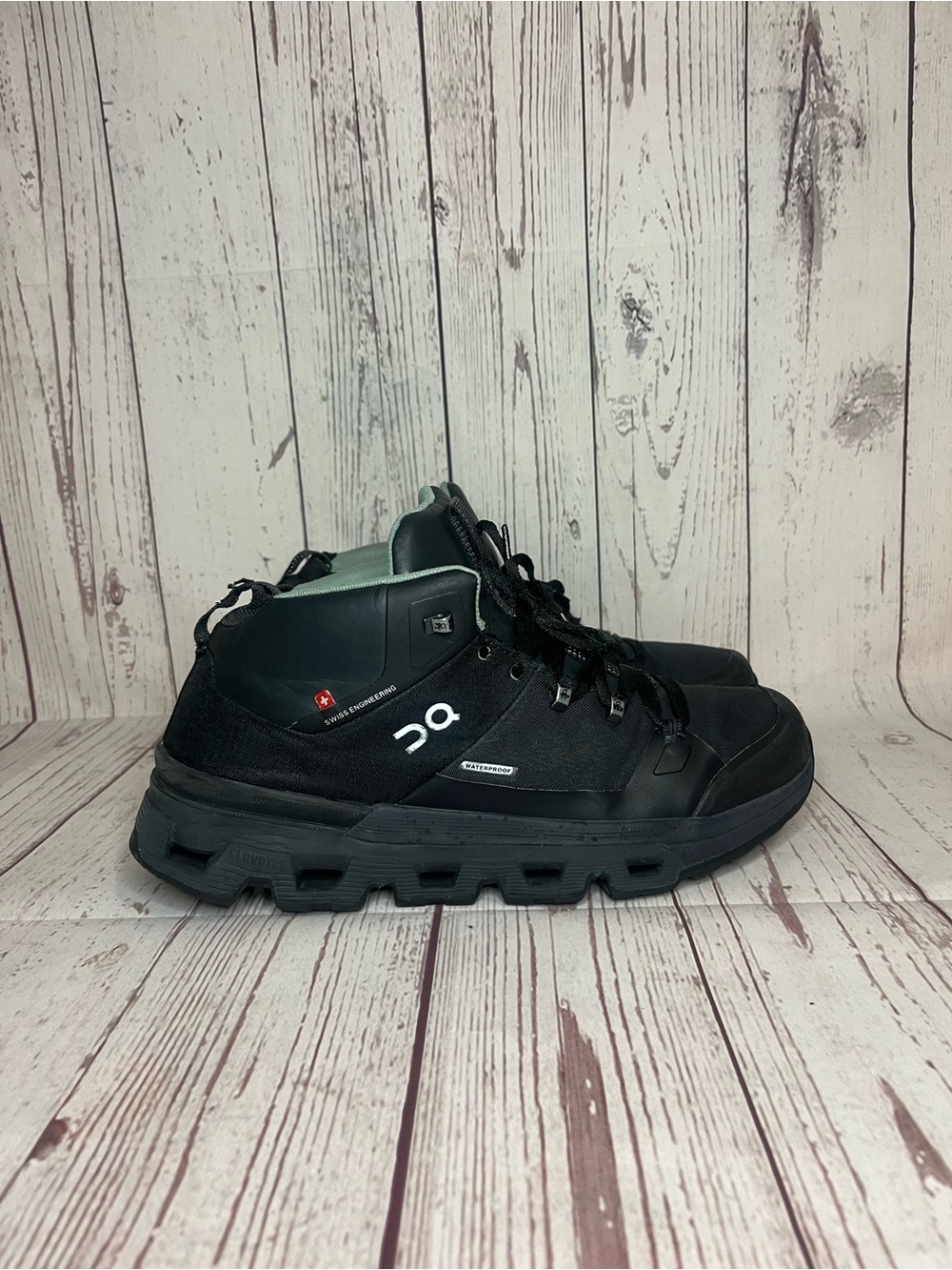 On Cloudtrax Women's Size 9 All Terrain Running Hiking Shoes